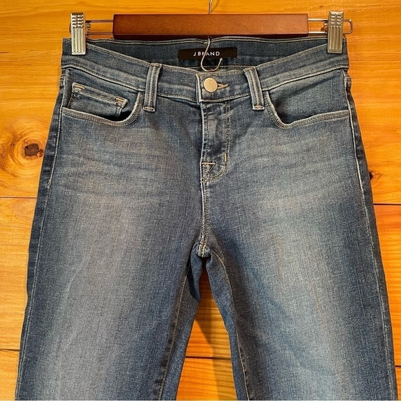J Brand Skinny Leg Mid Rise Jeans in Connected 26 - Picture 3 of 11